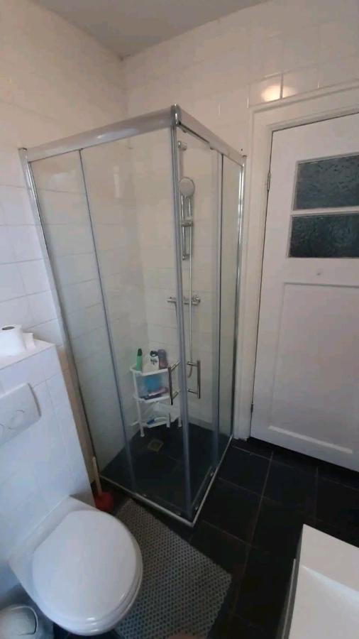 Nicole, Not For Parties, Not A Hotel, Room With Shared Bathroom, No Kitchen Amsterdam Bagian luar foto