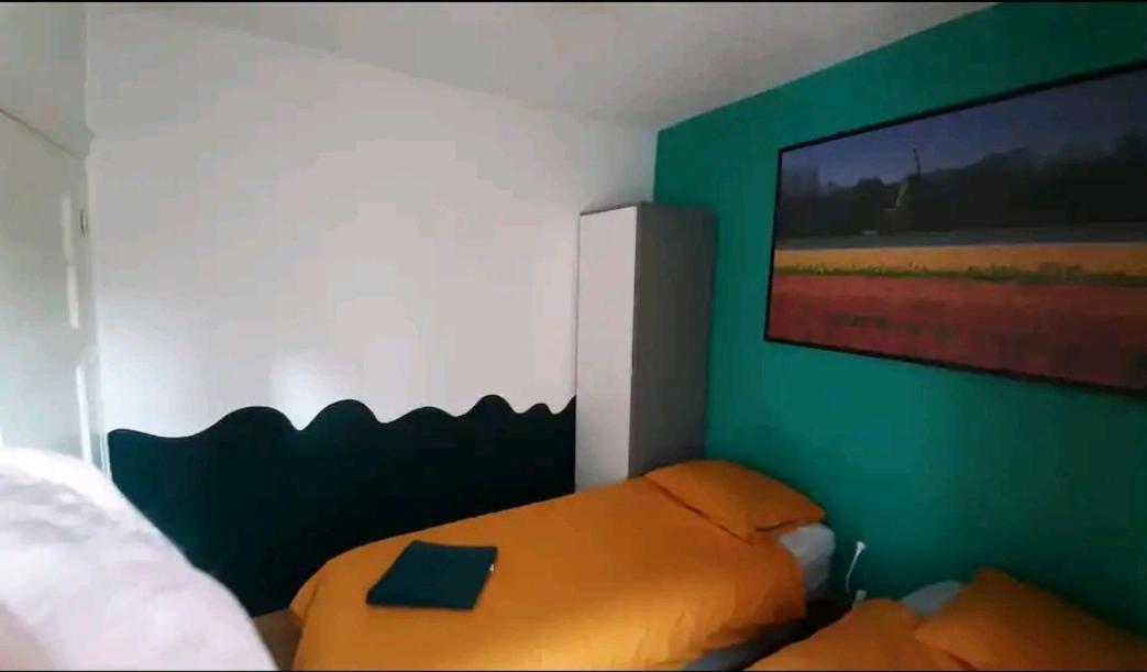Nicole, Not For Parties, Not A Hotel, Room With Shared Bathroom, No Kitchen Amsterdam Bagian luar foto