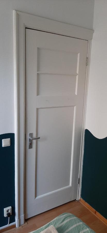 Nicole, Not For Parties, Not A Hotel, Room With Shared Bathroom, No Kitchen Amsterdam Bagian luar foto