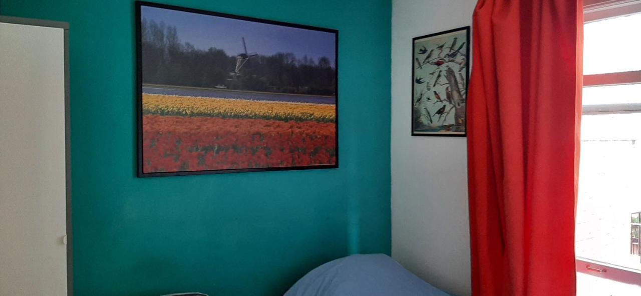 Nicole, Not For Parties, Not A Hotel, Room With Shared Bathroom, No Kitchen Amsterdam Bagian luar foto